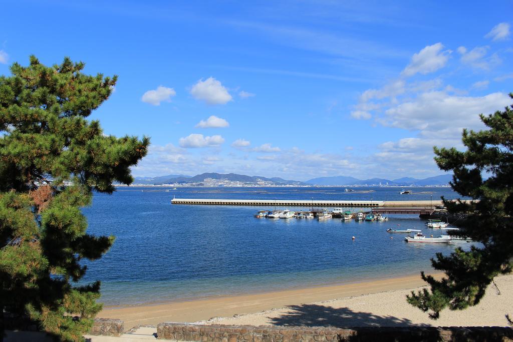 Miyajima Seaside Hotel Itsukushima Екстериор снимка