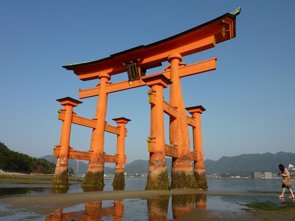 Miyajima Seaside Hotel Itsukushima Екстериор снимка