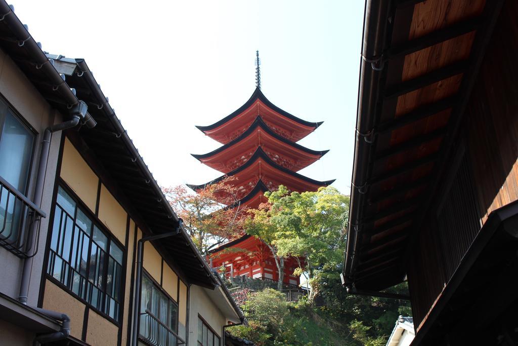 Miyajima Seaside Hotel Itsukushima Екстериор снимка