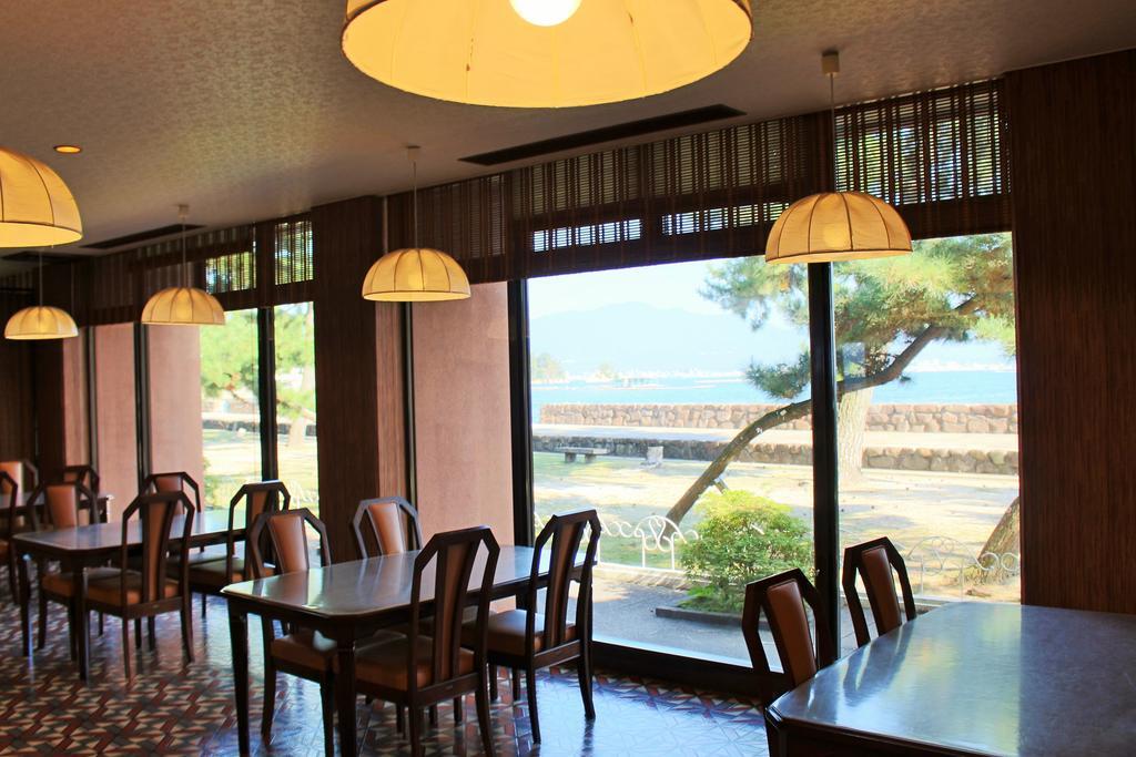 Miyajima Seaside Hotel Itsukushima Екстериор снимка