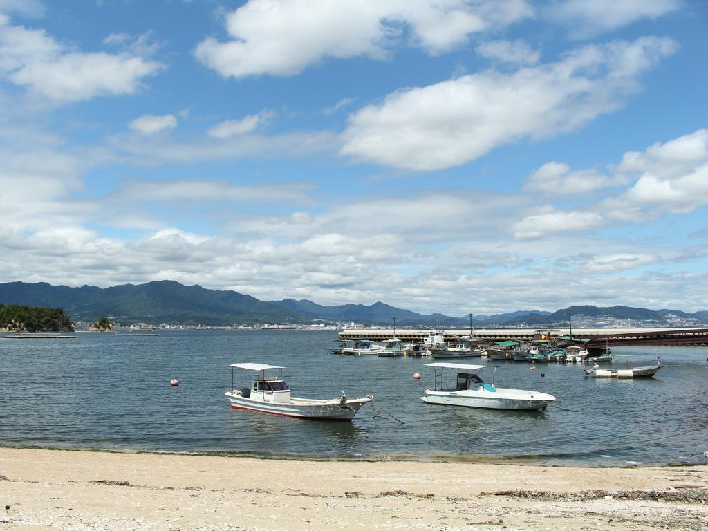 Miyajima Seaside Hotel Itsukushima Екстериор снимка