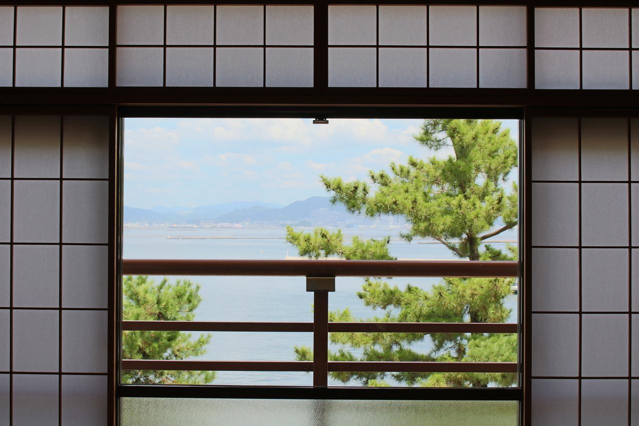 Miyajima Seaside Hotel Itsukushima Екстериор снимка