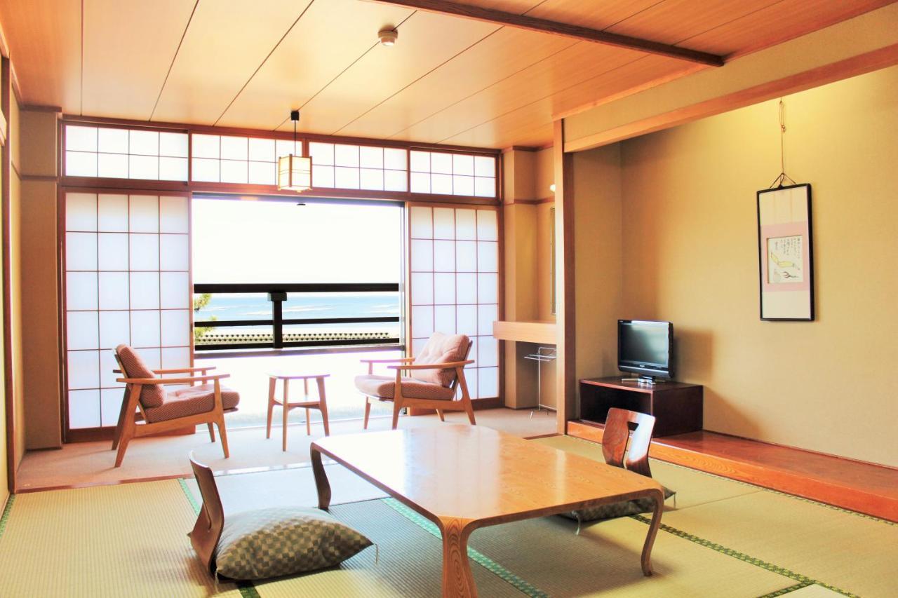 Miyajima Seaside Hotel Itsukushima Екстериор снимка